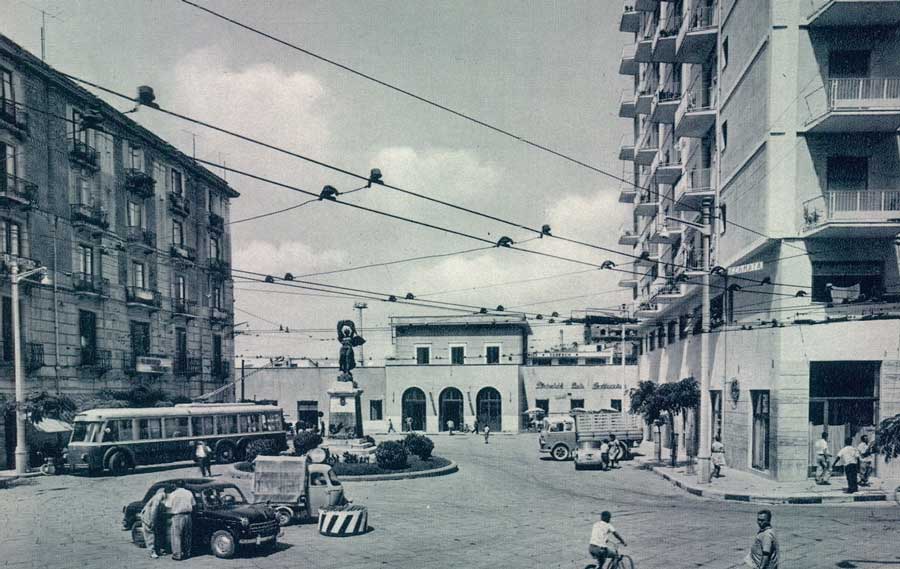 piazza ferrovia3