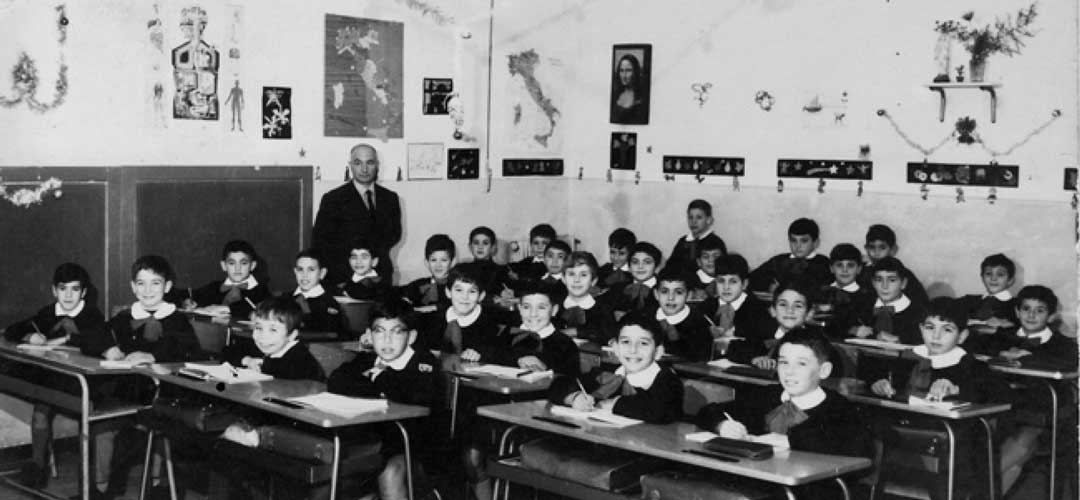 vecchi banchi di scuola 1728x800 c