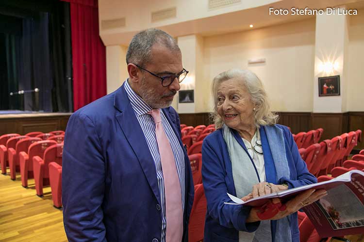 Susanna Egri con il direttore del Risorgimento Nocerino Gigi Di Mauro