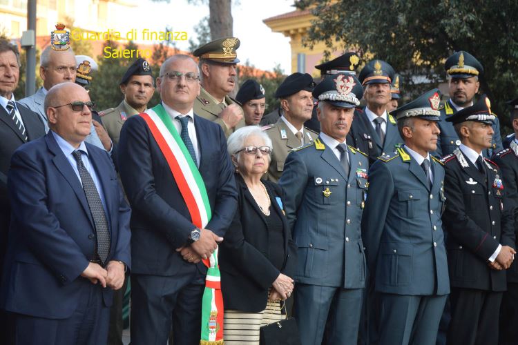 Gli ospiti presenti alla cerimonia in onore del maresciallo Vincenzo Giudice