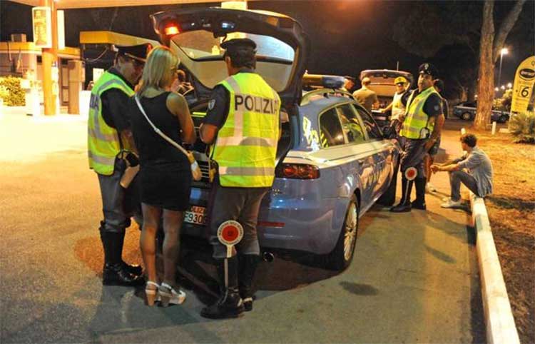 Fruttuosi controlli su strada per la Polizia Stradale di Salerno. 9 patenti ritirate