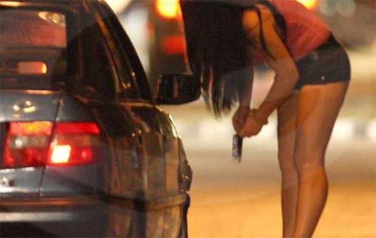 Una prostituta sulla Litoranea di Salerno