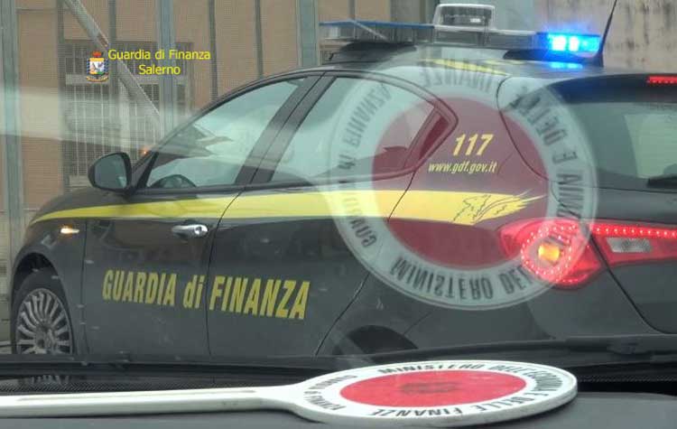 Una pattuglia della Guardia di Finanza