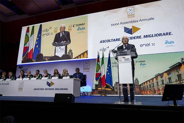 Il presidente Mattarella all'assemblea Anci 2019