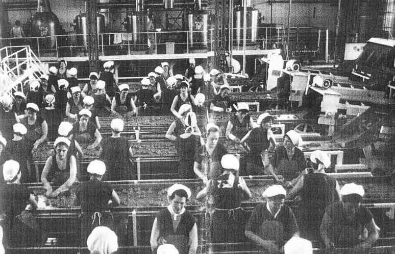 il lavoro in fabbrica nella prima meta del 900 