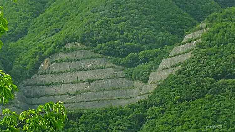 la Beton Cave