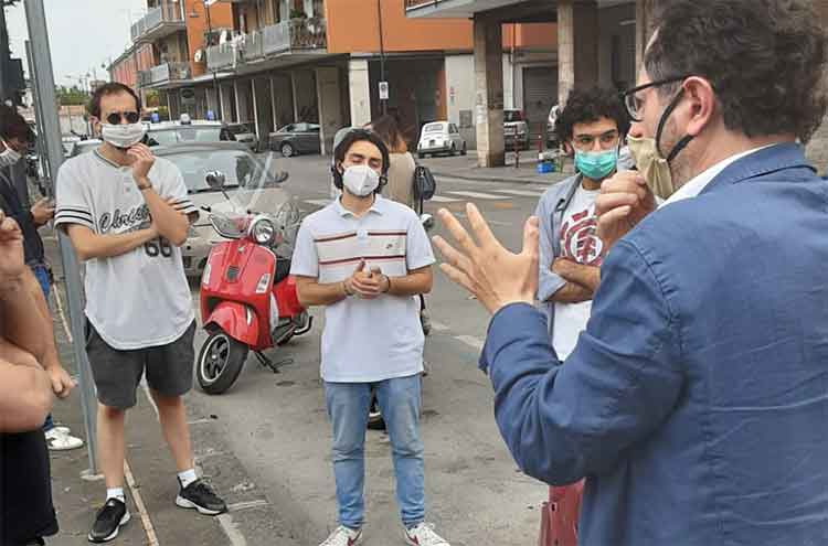 il consigliere Borrelli durante l'incontro con il Comitato