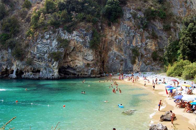 spiaggia libera palinuro