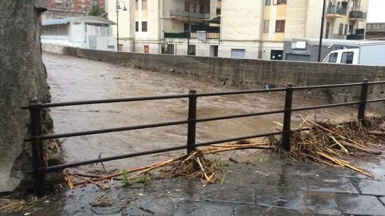 l'alveo della Solofrana oggi pomeriggio