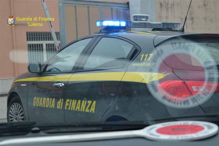 guardia di finanza auto