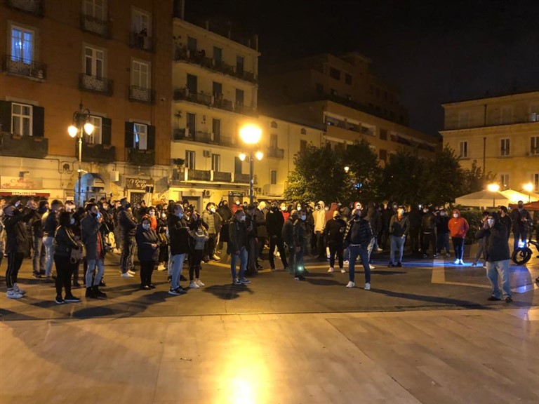 protesta piazza corso