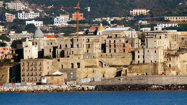 pozzuoli panorama