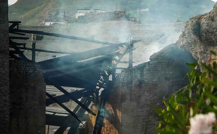 incendio pozzuoli