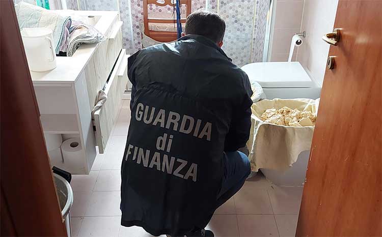 finanza droga caserta