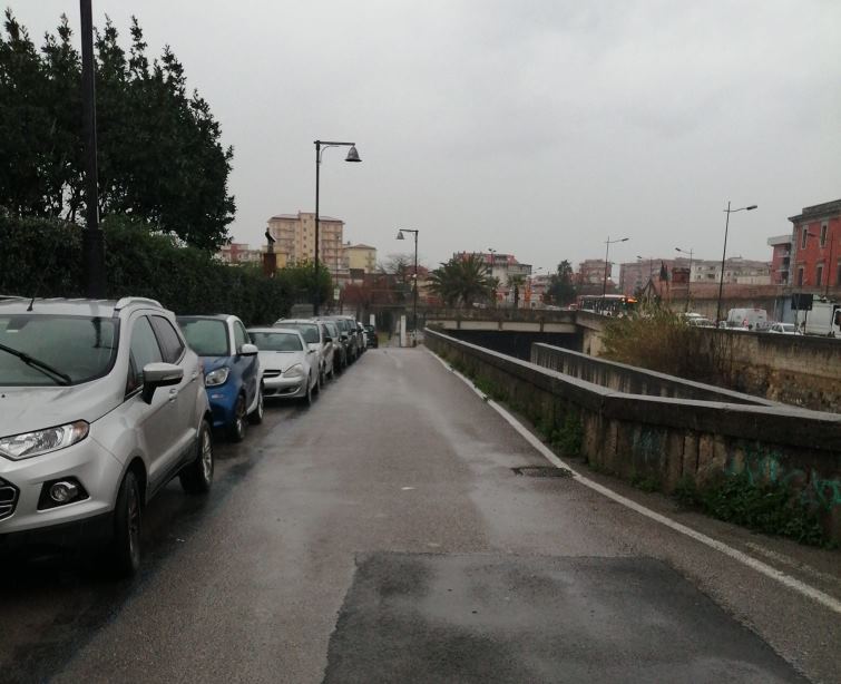 parcheggio via lucarelli