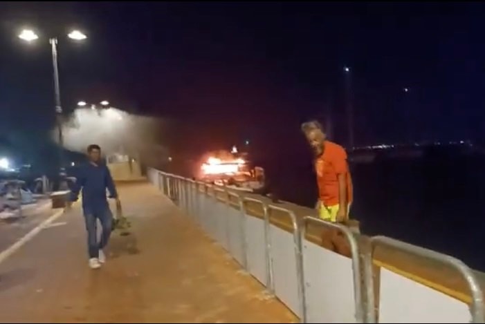 incendio barca stanzione