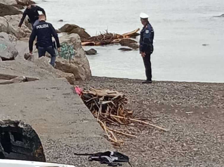 cadavere salerno mare