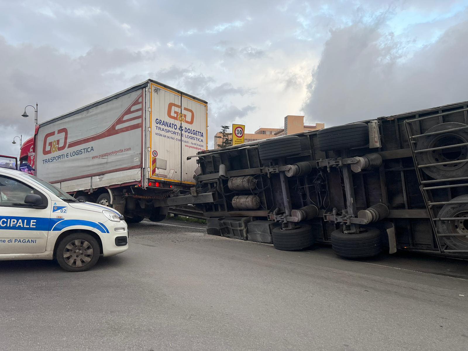 incidente camion pagani