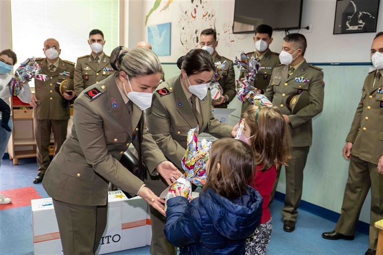 uova pasqua militari pediatria